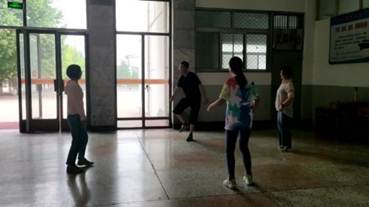 说明: E:\CZG\非教学\工会党务与指导青年教师\20220606 校工会活动视频\太阳成集团tyc151cc 姜亚东 踢毽子_Moment.jpg